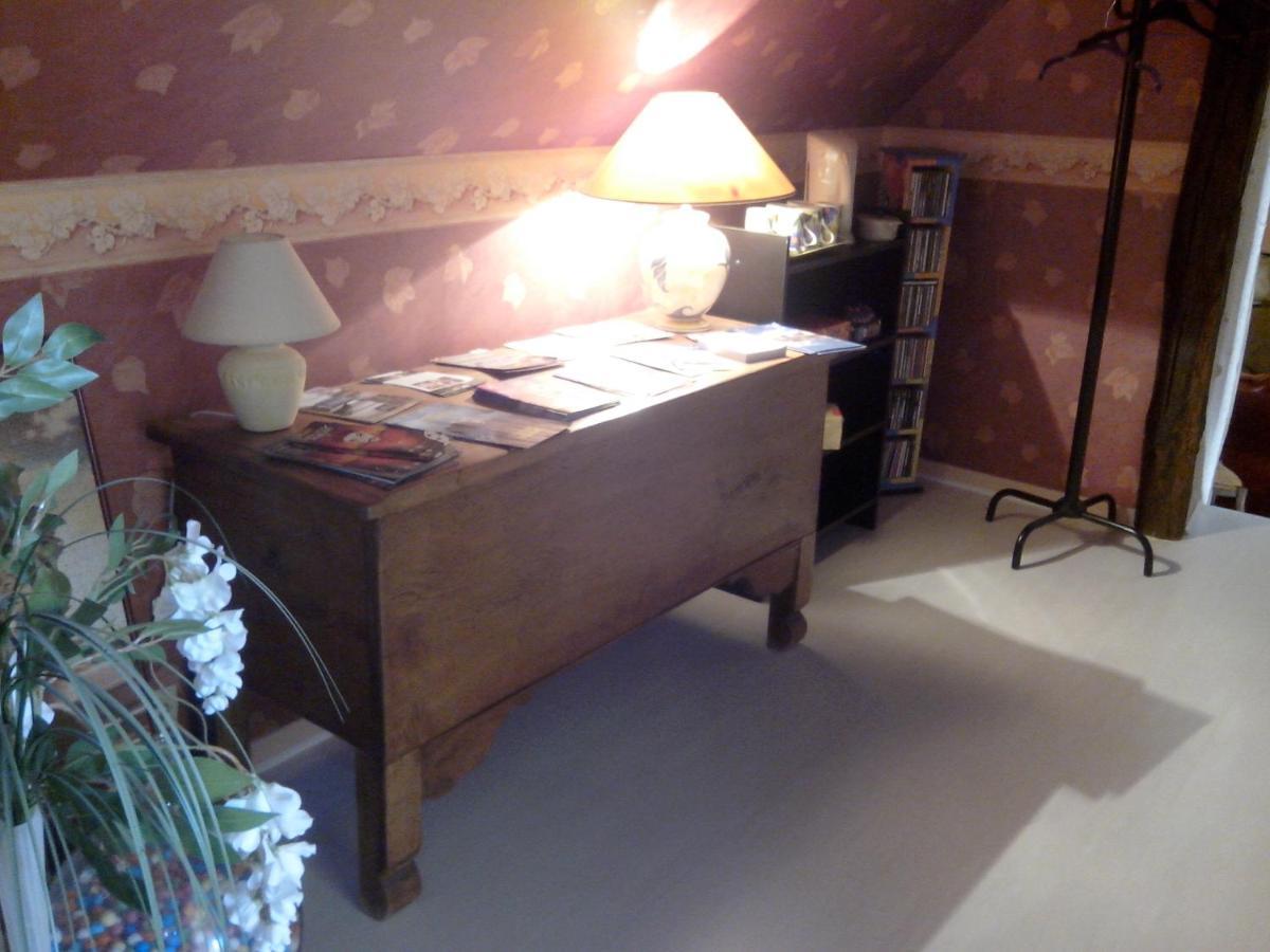 オンザン Les Hirondelles Bed & Breakfast エクステリア 写真