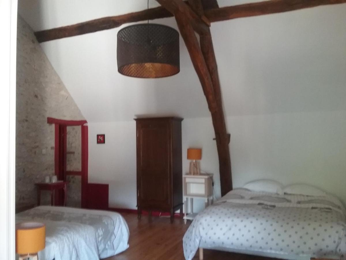 オンザン Les Hirondelles Bed & Breakfast エクステリア 写真