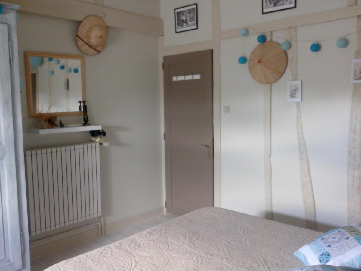 オンザン Les Hirondelles Bed & Breakfast エクステリア 写真