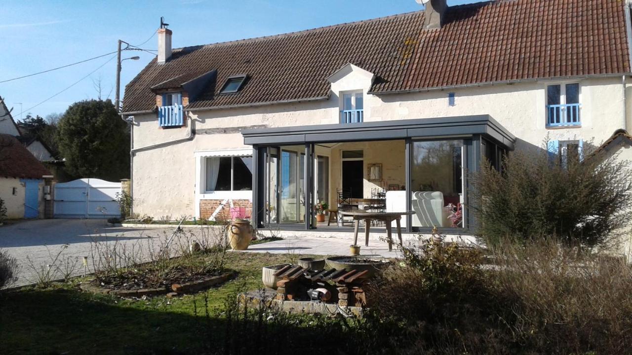 オンザン Les Hirondelles Bed & Breakfast エクステリア 写真