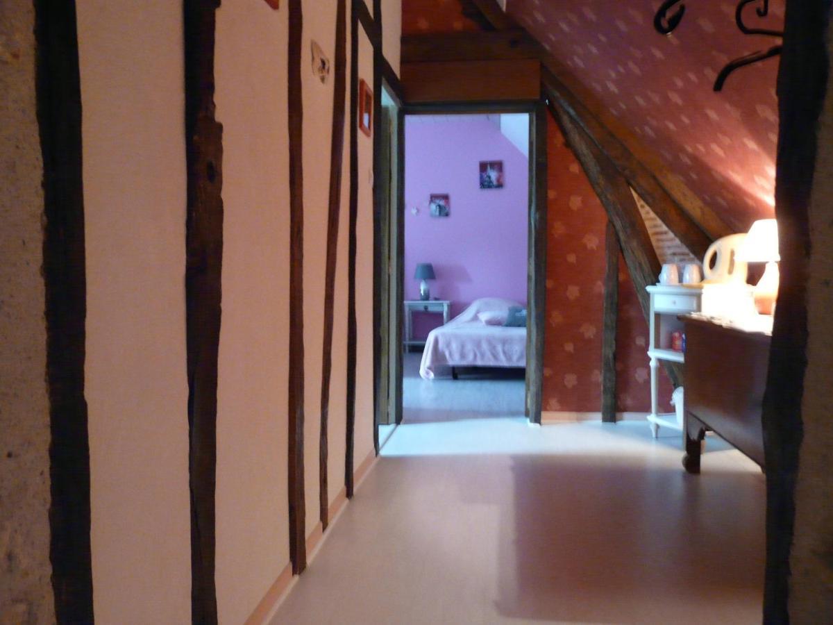 オンザン Les Hirondelles Bed & Breakfast エクステリア 写真