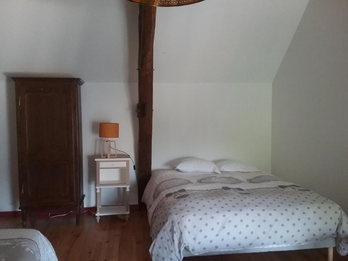 オンザン Les Hirondelles Bed & Breakfast エクステリア 写真
